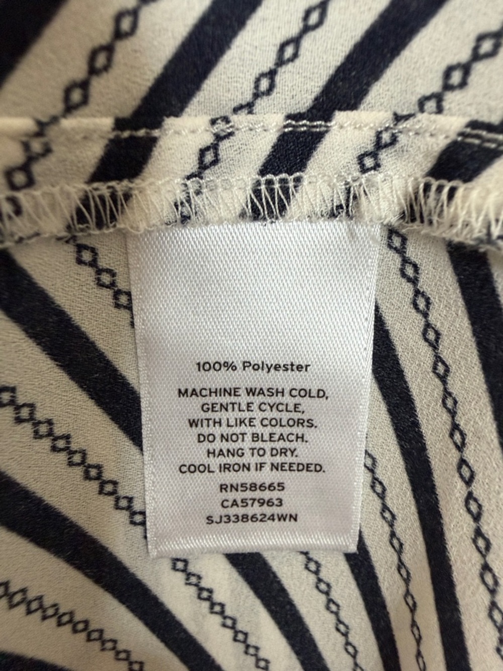 Sejour Blue and White Striped Sleeveless V-Notch Blouse - Picture 4 of 9